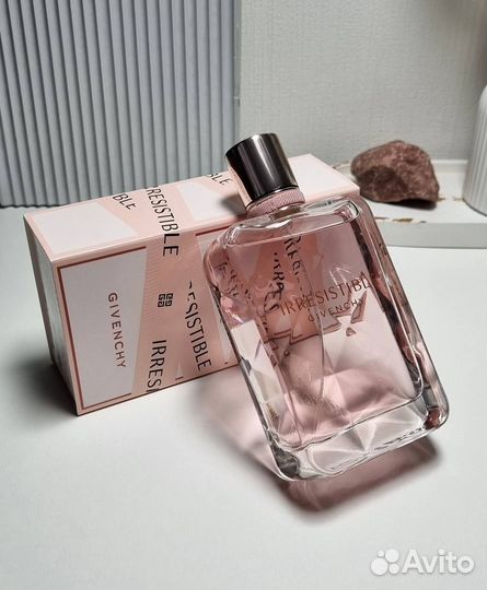 Irresistible Givenchy Very Floral Givenchy80 мл