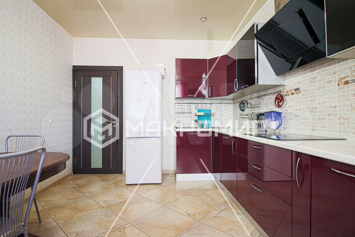 3-к. квартира, 83 м², 4/9 эт.