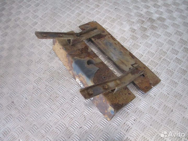 Кронштейн заднего фонаря (левый) камаз 54903716019