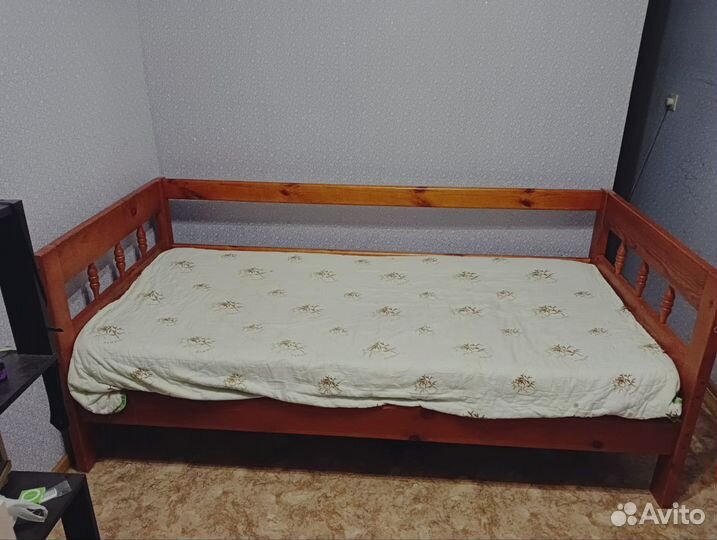 Кровать