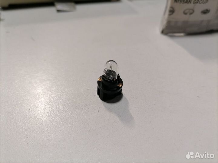 Автолампа 12V 3,4W для Nissan Juke