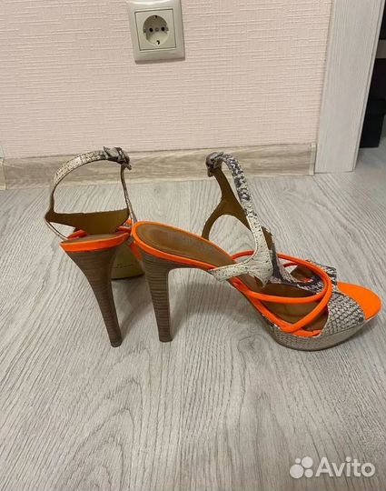 Кожаные босоножки Indiana (38)