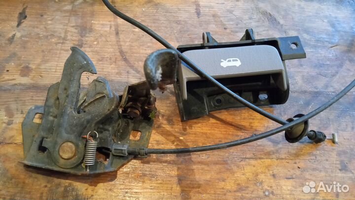 Замок капота Chrysler Voyager III 1998 г.в. (Graz)