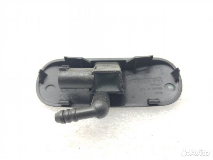 Форсунка стеклоомывателя передняя левая Audi Q7 4L