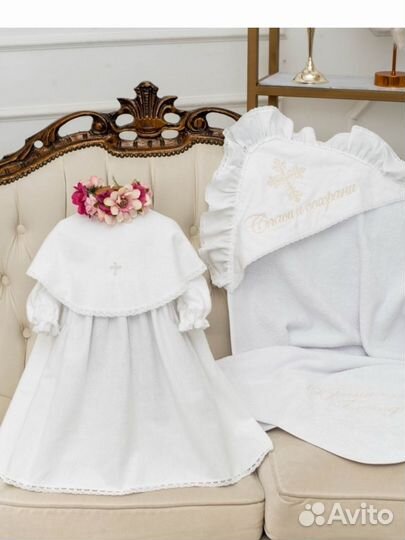 Крестильный набор + чепчик+полотенце с вышивкой