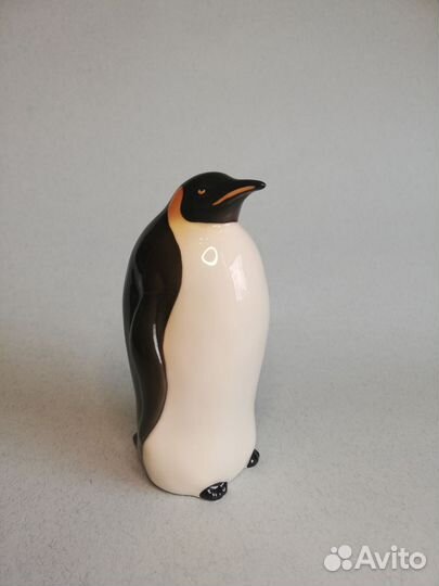 Фарфоровая статуэтка Императорский пингвин