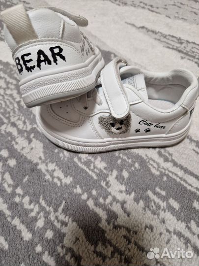 Кроссовки для девочки