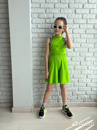 Костюм с шортами на девочку