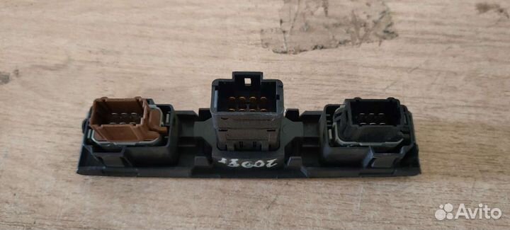 Консоль Renault Symbol 2008