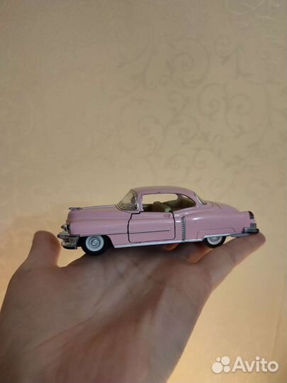 Металлическая машинка фирмы Kinsmart