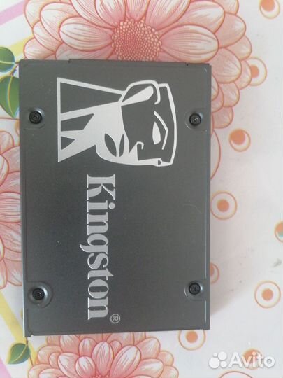 Ssd kingston kc600 512gb