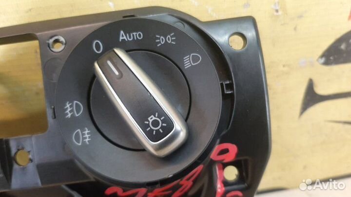 Переключатель света Volkswagen Tiguan 2012