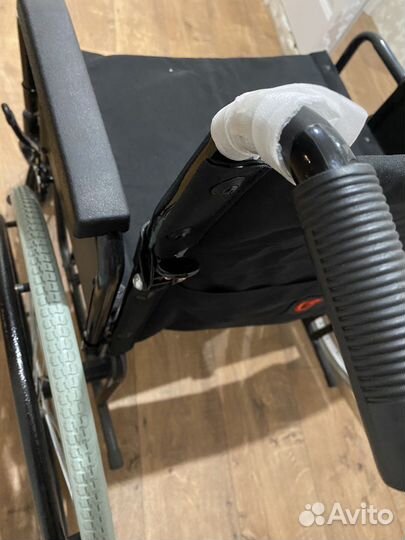 Инвалидное кресло-коляска 58 см с подножками