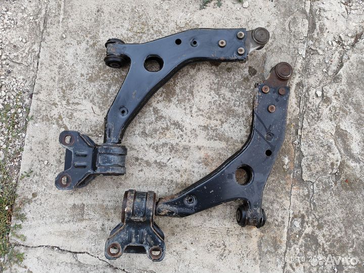 Рычаг передний нижний Форд Куга 2