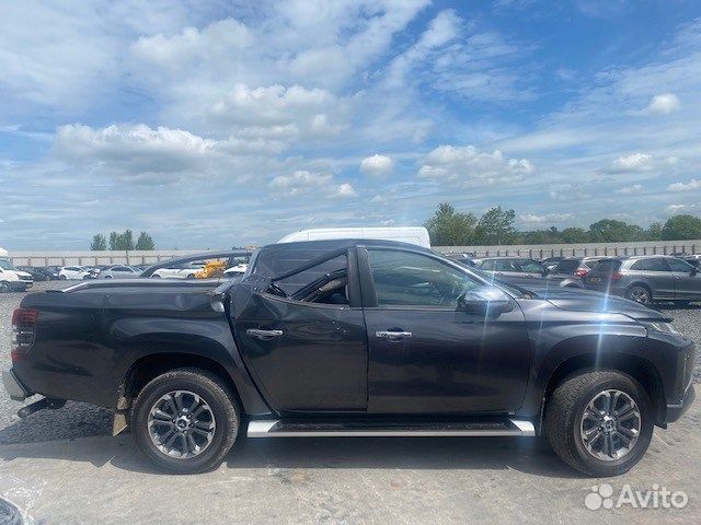 В разборе Mitsubishi L200 V 2020 год