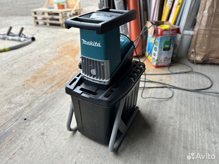 Измельчитель Makita UD2500