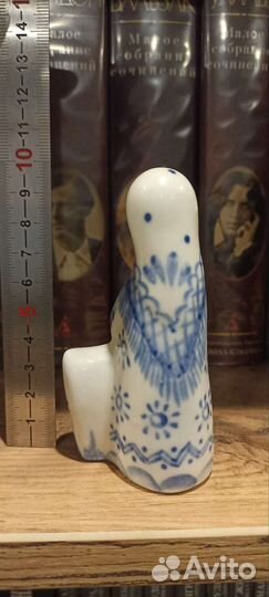 Статуэтка фарфор