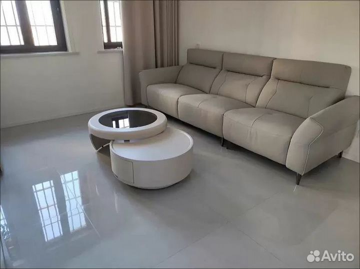 Футуристичный журнальный стол