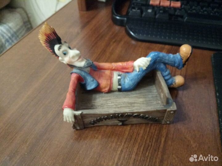 Сувенир подставка пепельница