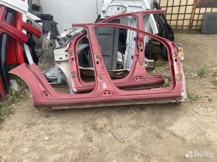 Порог правый renault logan 1