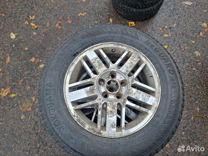 Yokohama Ice Guard IG65 215/65 R16