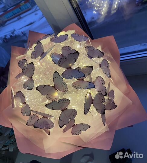 Светящийся букет из бабочек