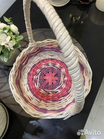 Плетеные корзинки из бумажной лозы