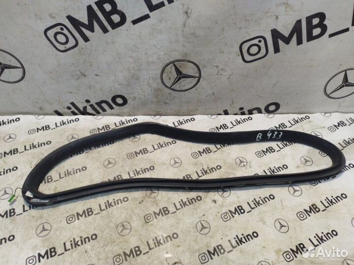 Уплотнитель форточки задний левый Mercedes Gl X164