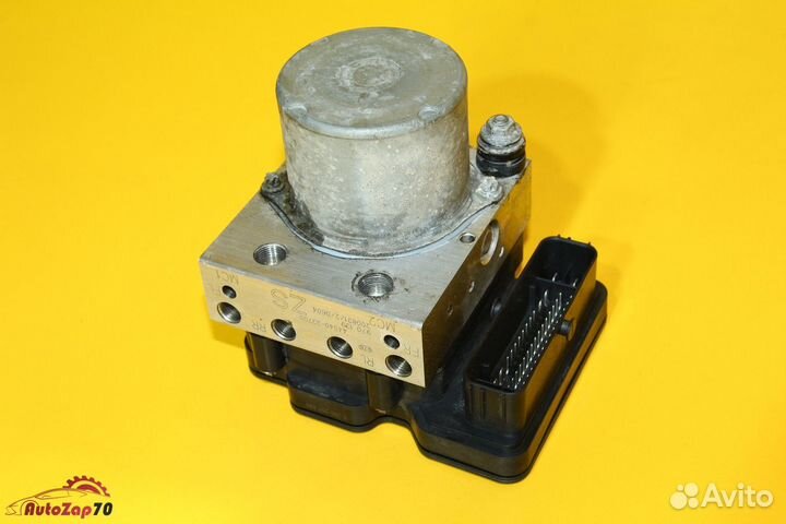 Toyota Camry (XV70) Блок ABS