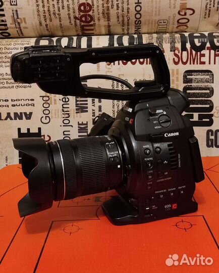 Кинокамера Canon C100 + допы+накамерный монитор