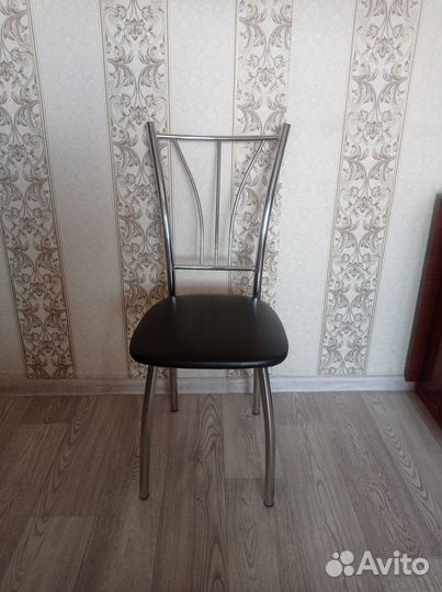 Продам 2 стула кухонных