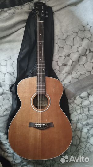 Акустическая гитара