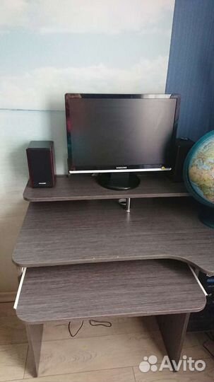 Компьютерный стол