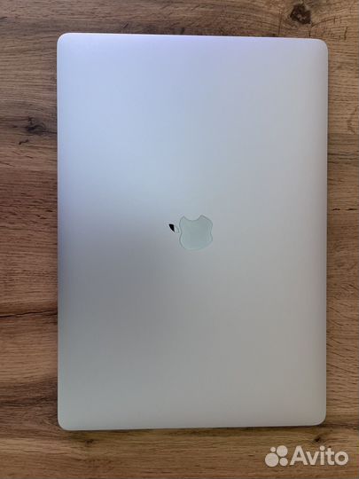 Apple MacBook Pro 15 2018 i7-2.6/16/512/560X