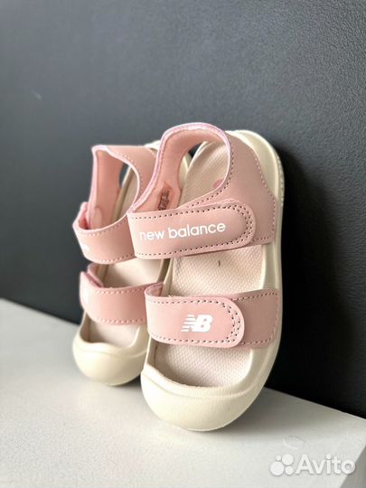 Сандалии New balance