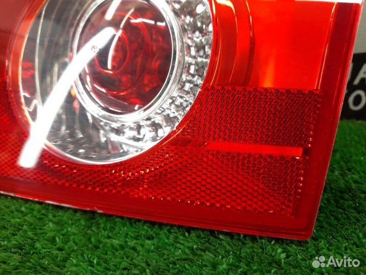 Фонарь крышки багажника правый Volkswagen Passat