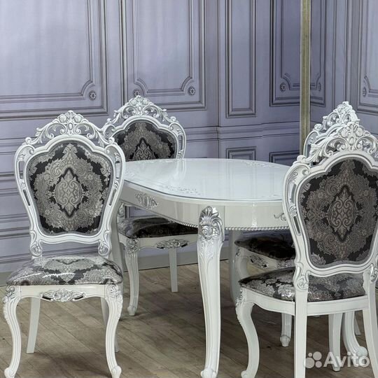 Столы и стулья