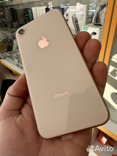 Телефон iPhone 8