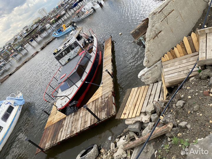 Моторное судно Гулянка