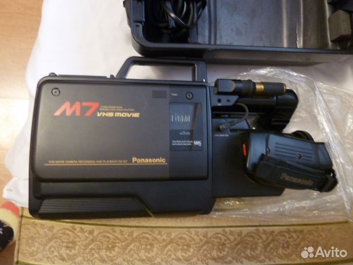 Проф. видеокамера Panasonic VW-SHM7