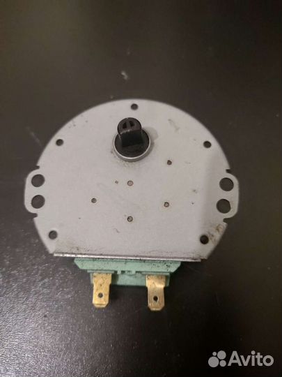 Электродвигатель вращения тарелки свч