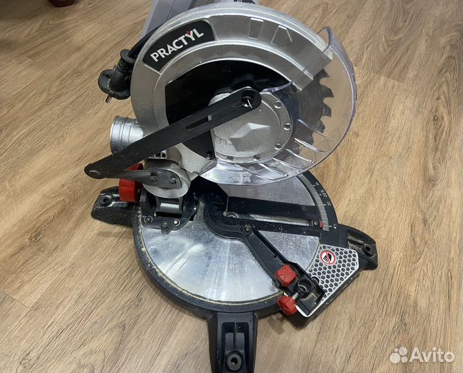 Торцовочная пила по дереву