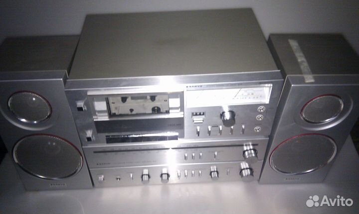 Блочный миницентр Sanyo 80-х годов