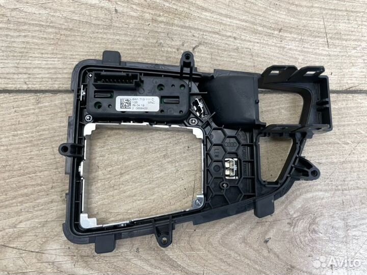 Накладка переключателя кпп Audi A4 B9 2016