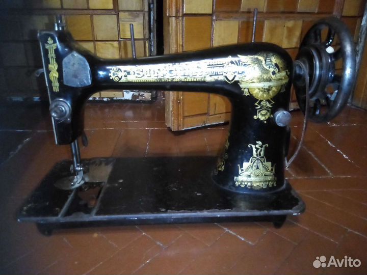 Швейная машина Singer