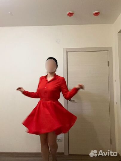 Красное платье