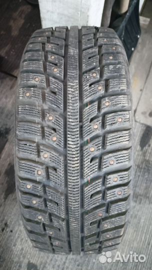 Kumho I'Zen KW22 215/50 R17