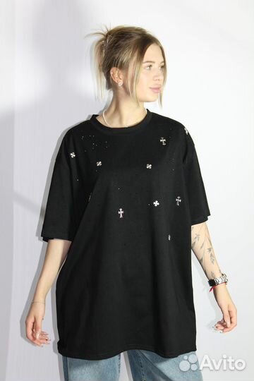 Футболка Оверсайз черного цвета с фурнитурой 