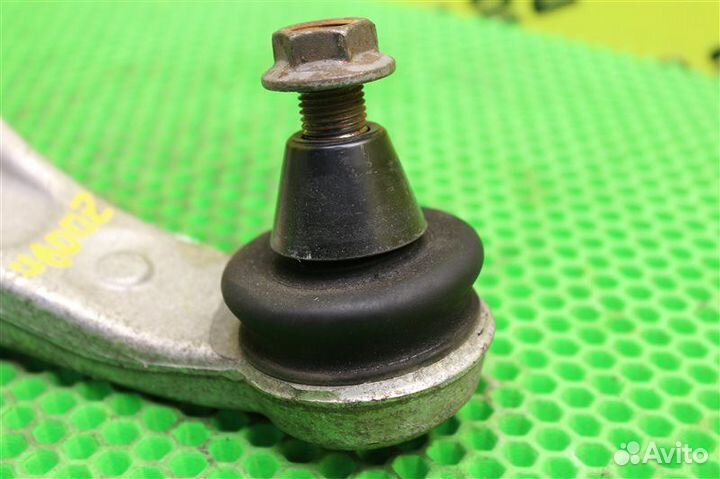 Рычаг подвески задний правый Nissan Skyline KV36