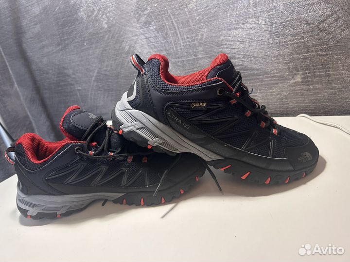 Треккинговые ботинки